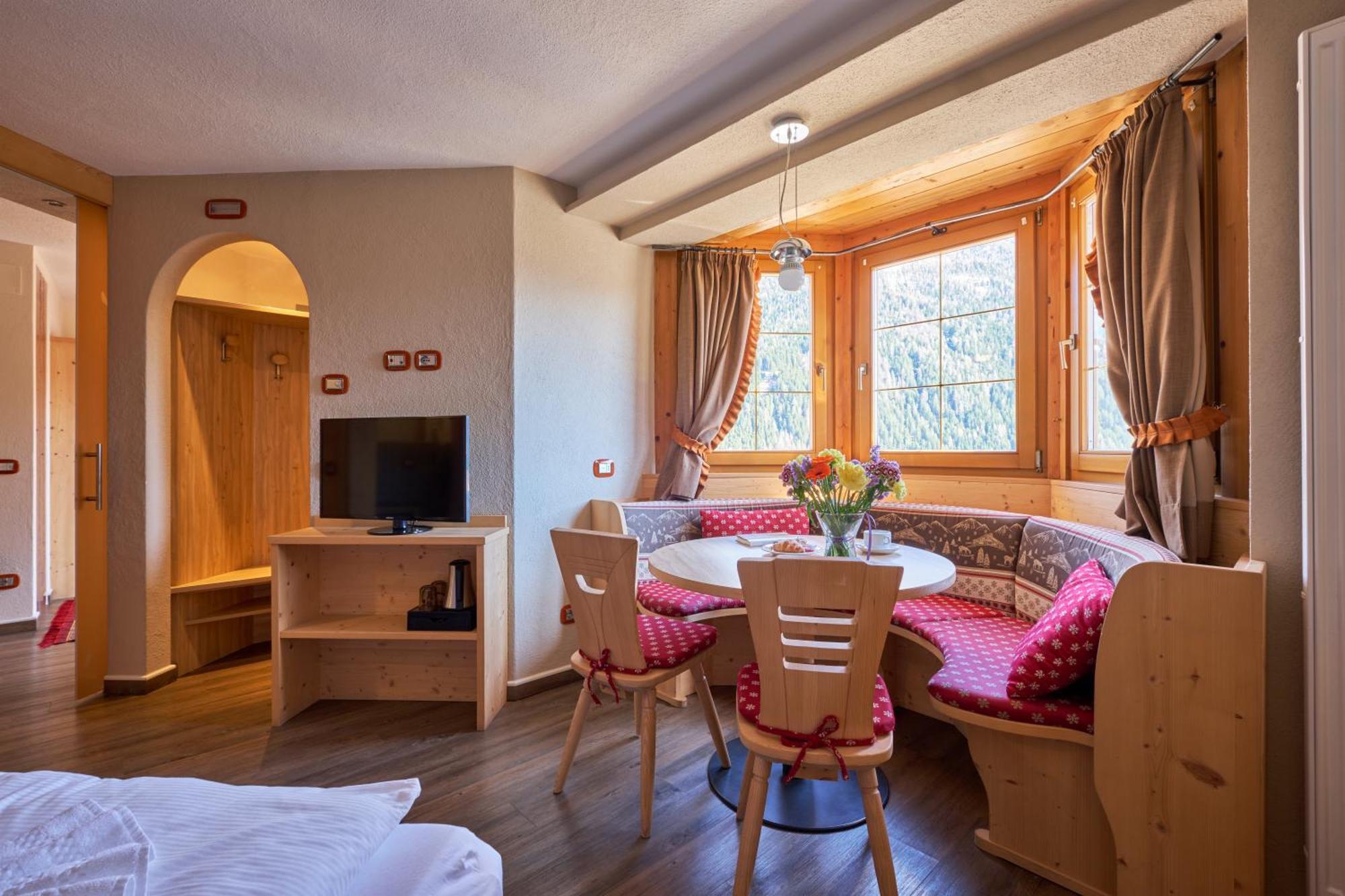 Deluxe Suite,1649893484:JPEG